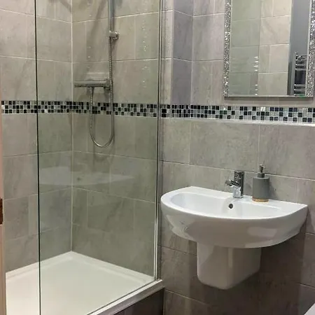 Apartment #huge Master #self Check In #very Central!!! *