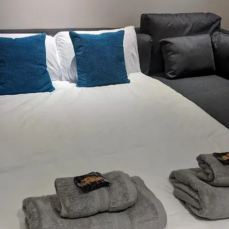 #huge Master #self Check In #very Central!!! 约克